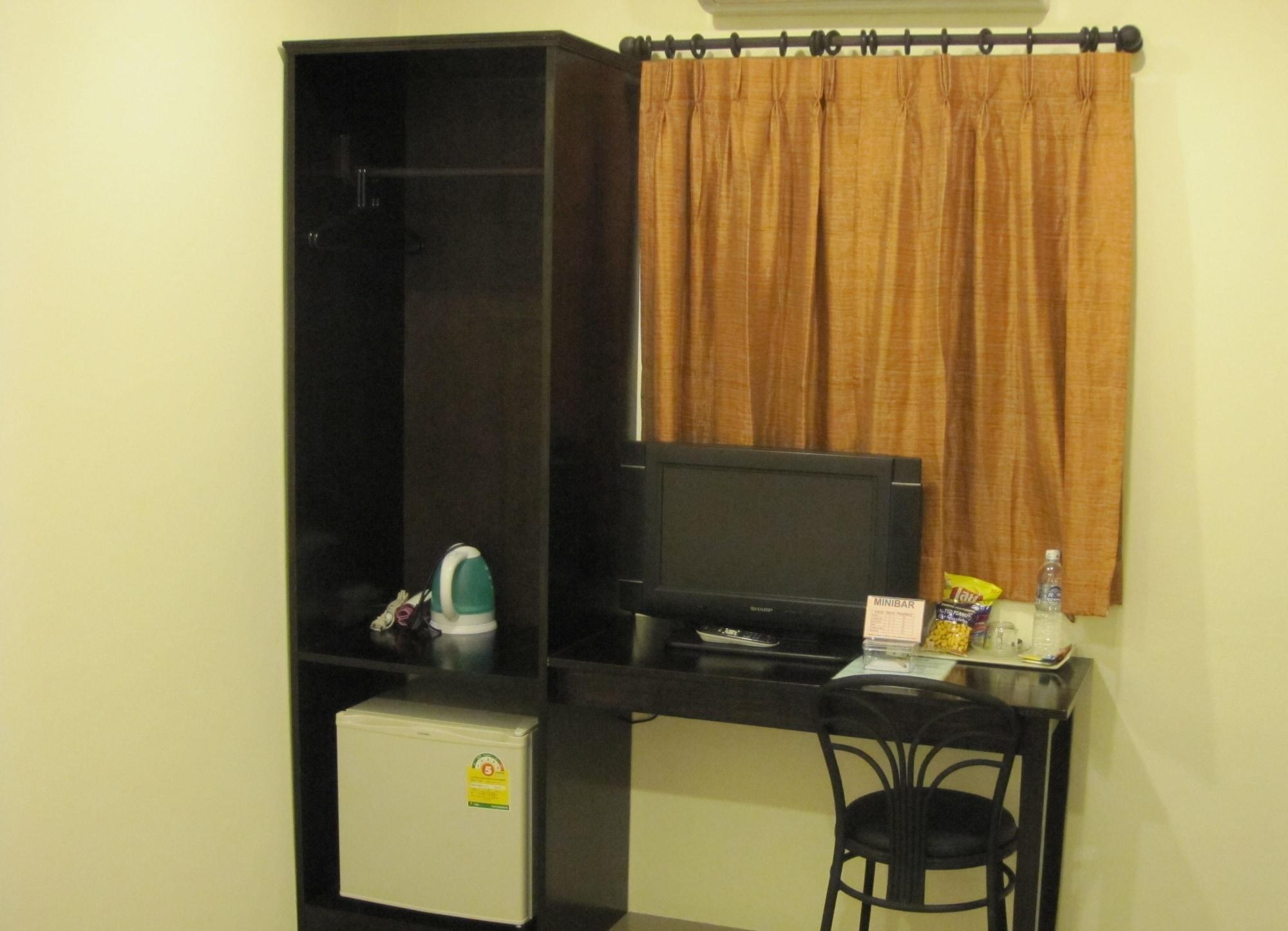 The Bang Khun Phrom Suites Bangkok Luaran gambar