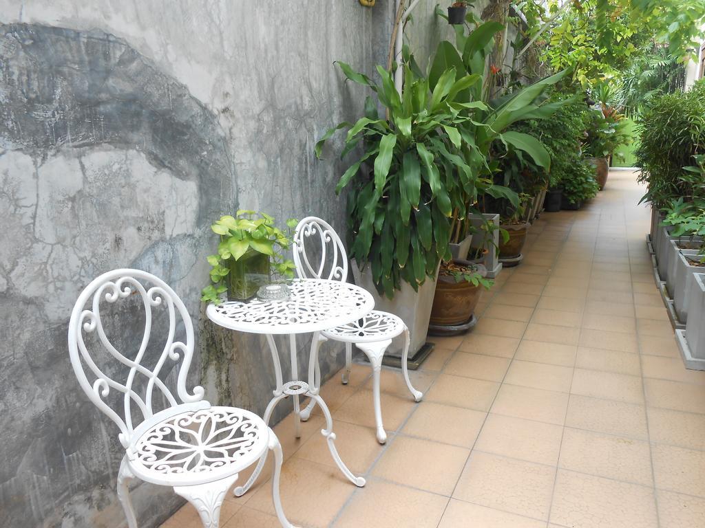 The Bang Khun Phrom Suites Bangkok Luaran gambar