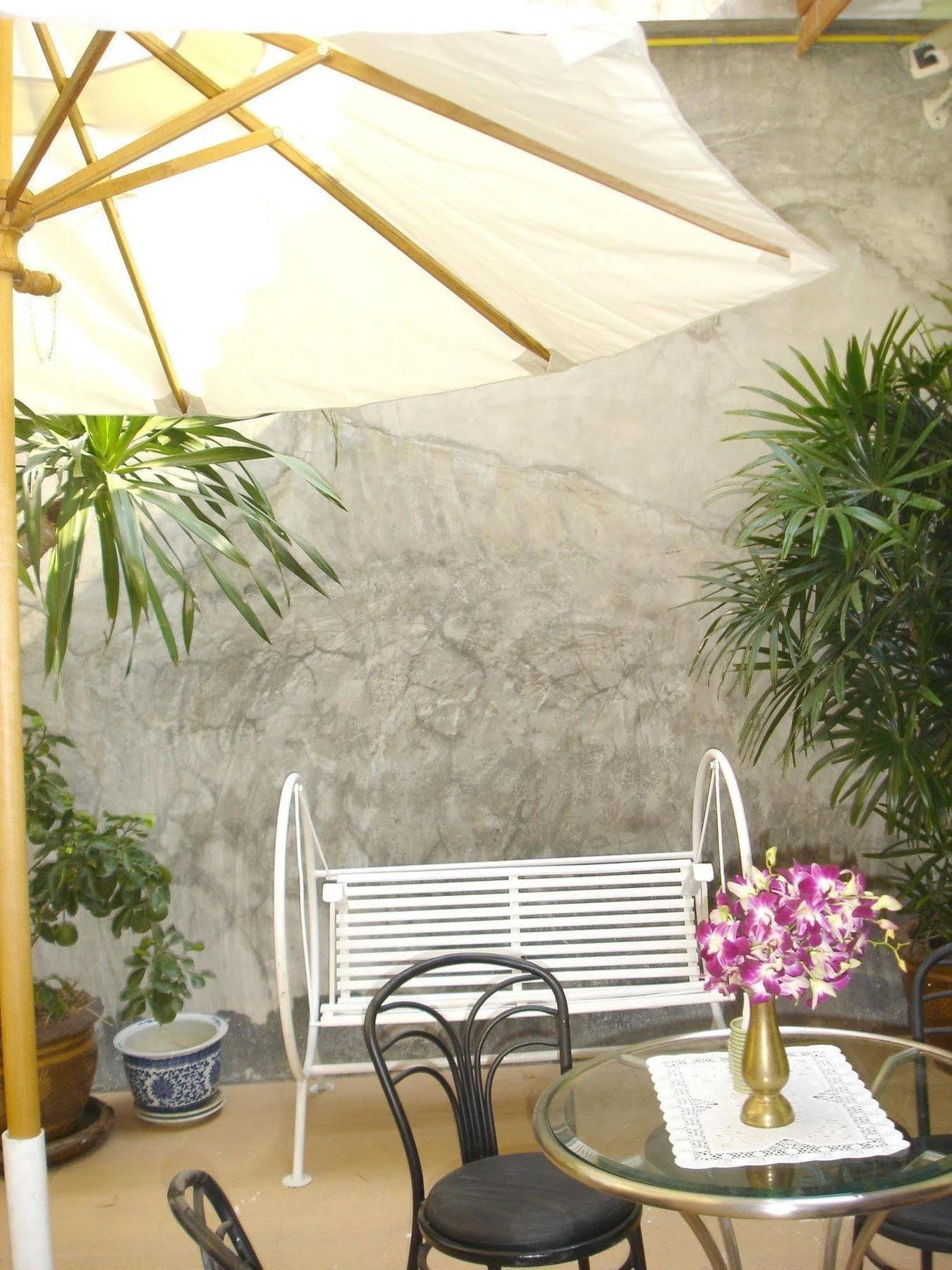 The Bang Khun Phrom Suites Bangkok Luaran gambar