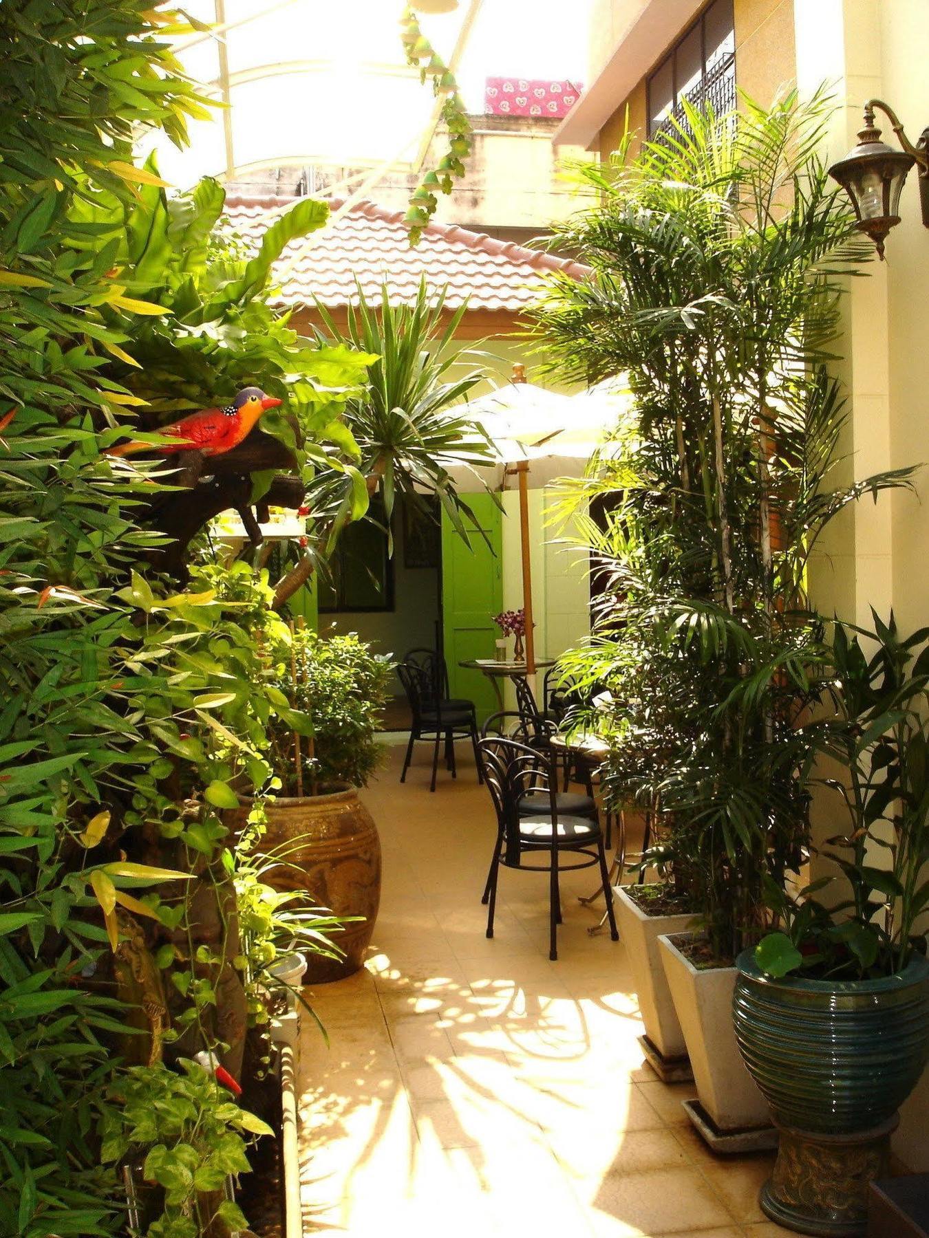 The Bang Khun Phrom Suites Bangkok Luaran gambar